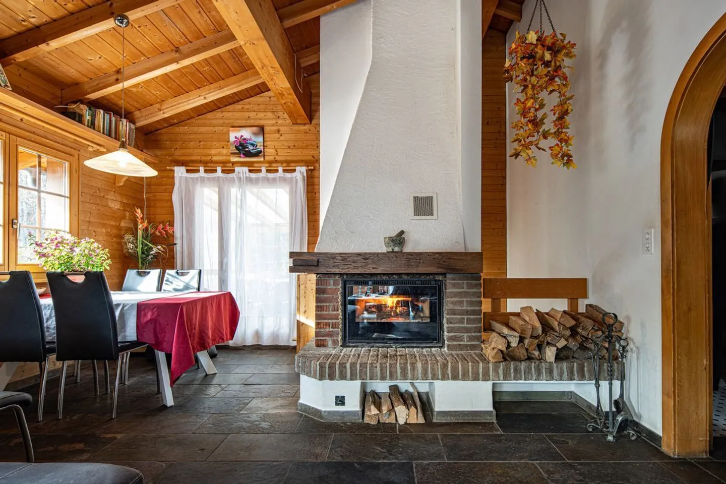 Charmantes Einfamilienhaus mit Panoramaaussicht in die Bündner Berge - Foto 8 von 13