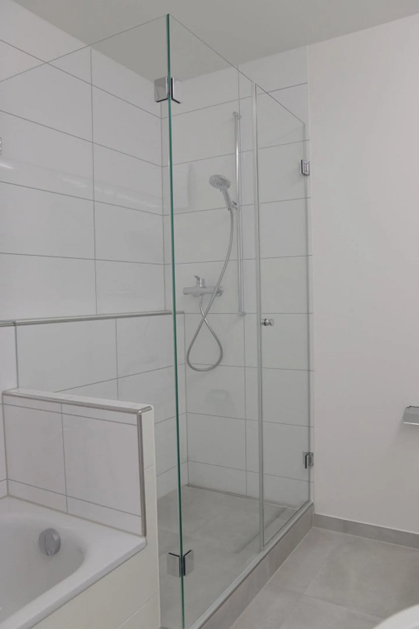 Appartement exclusif et partiellement rénové de 3 1/2 pièces à Oberwil - Photo 7 sur 8