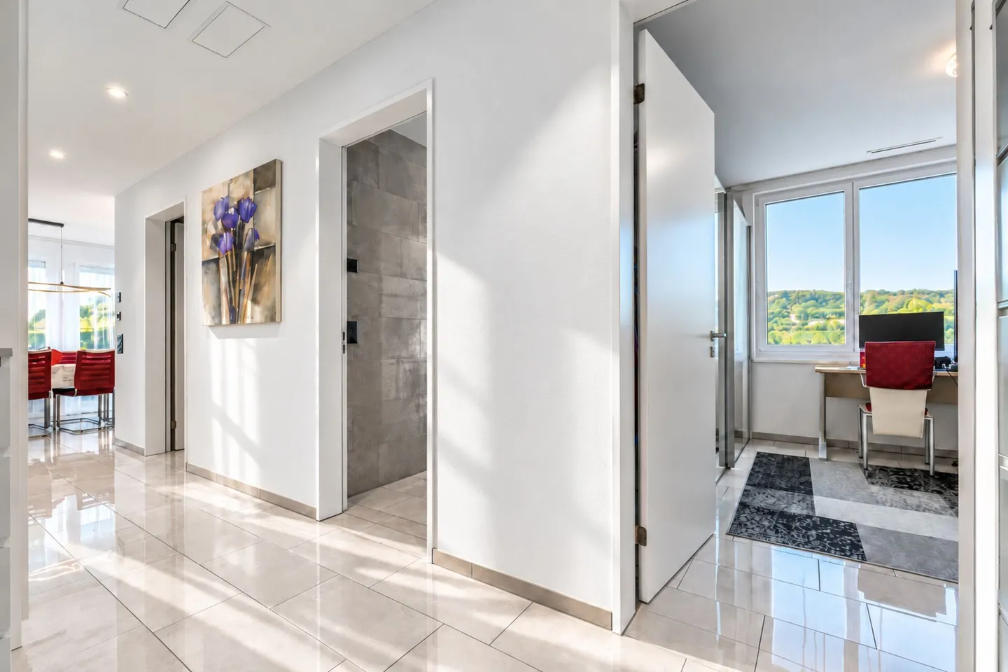 Light-flooded Minergie 3.5-room apartment with spacious balcony and hobby room - Photo 6 of 16