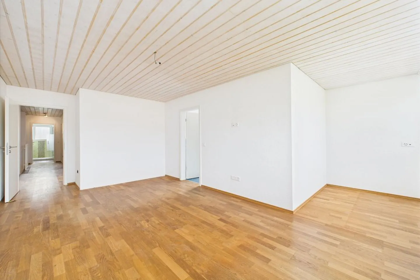 Row House with Garden in Ligornetto Mendrisio - Photo 8 of 13