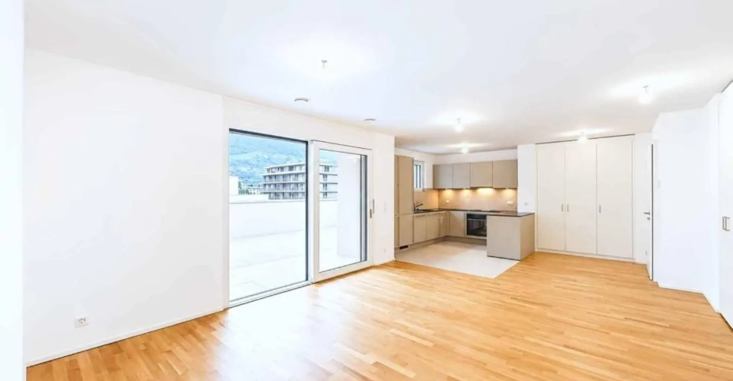 Lot C-401 - 4.5 Room Penthouse Apartment - Photo 2 of 9