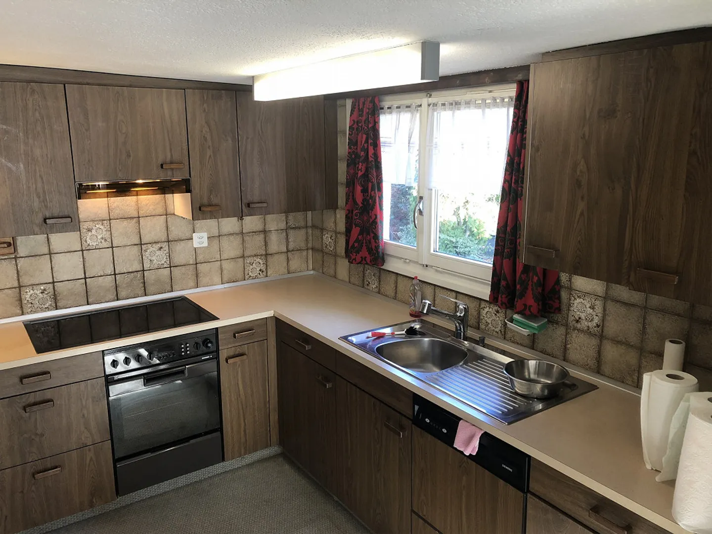 6.5 Room Single Family House with Lake View - Photo 4 of 11