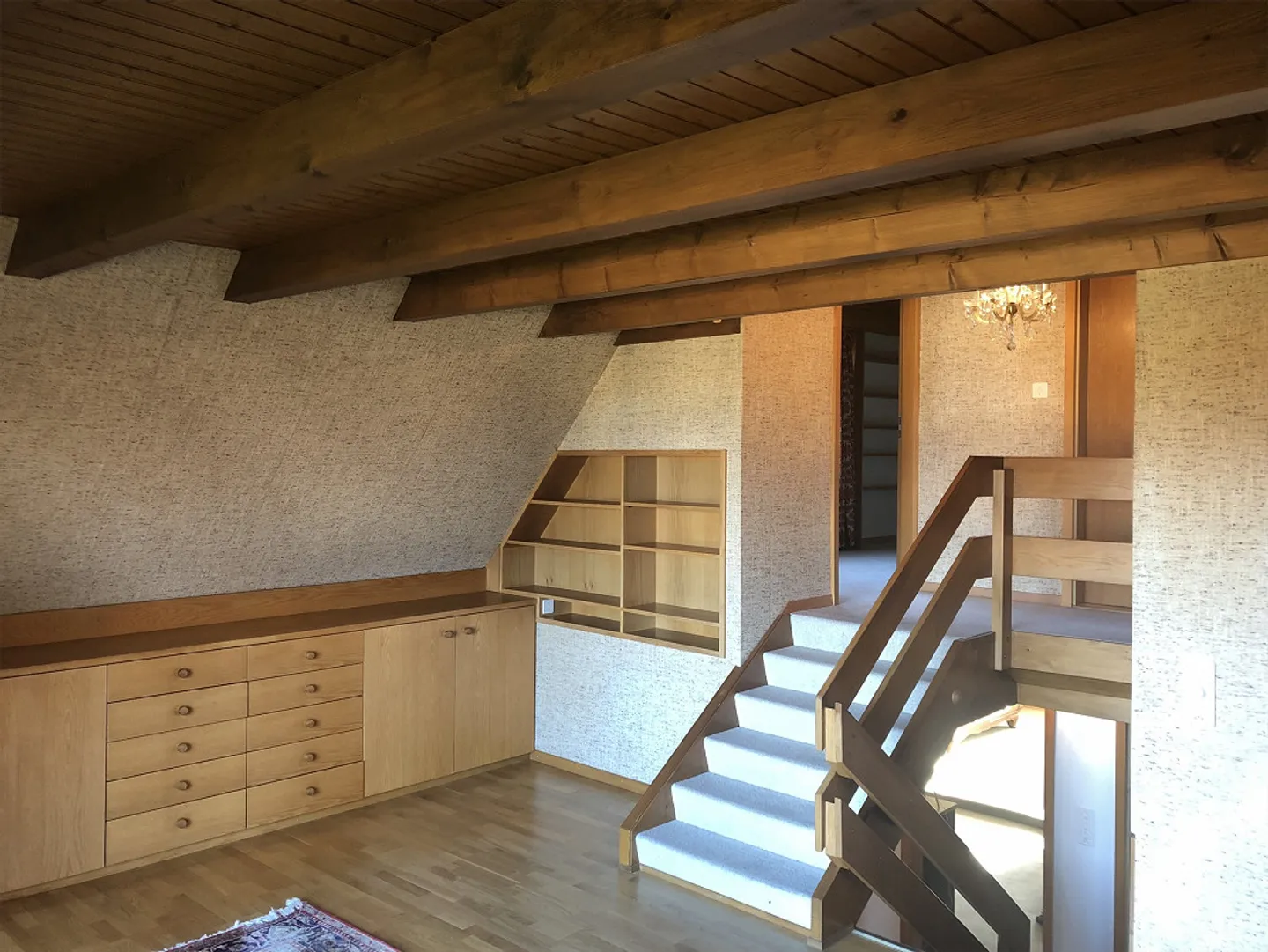6.5 Room Single Family House with Lake View - Photo 7 of 11
