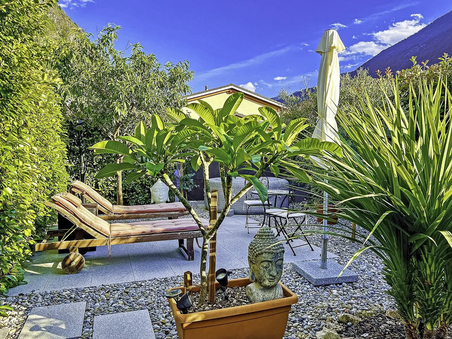 Wunderschönes Doppelhaus mit Garten und Parkplätzen - Foto 4 von 23