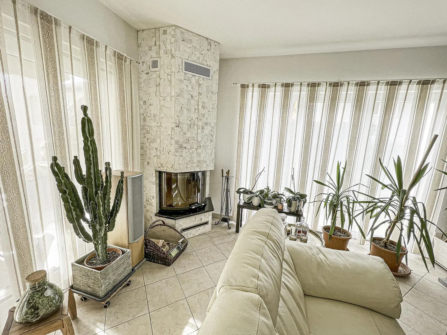 Wunderschönes Doppelhaus mit Garten und Parkplätzen - Foto 8 von 23
