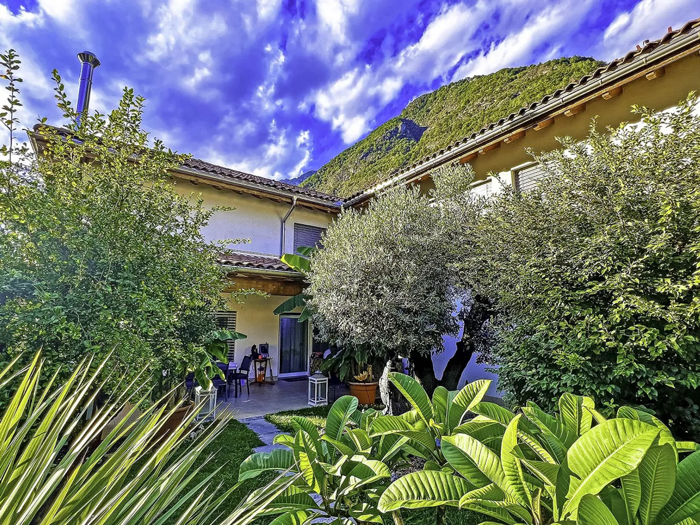 Wunderschönes Doppelhaus mit Garten und Parkplätzen - Foto 15 von 23