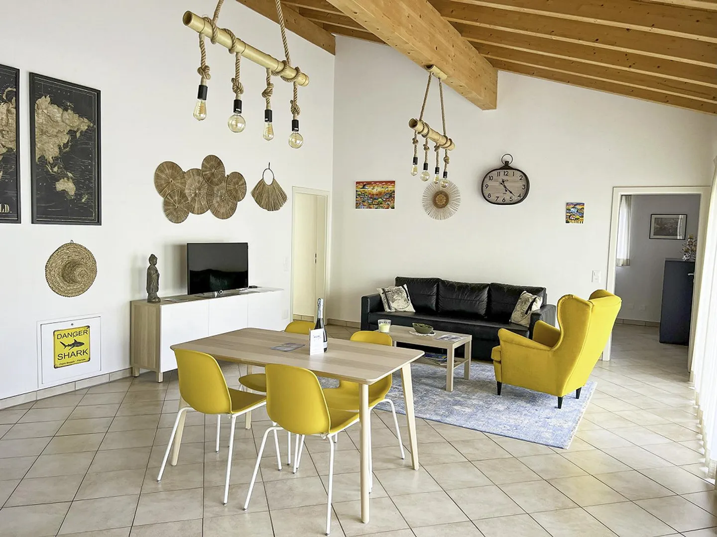 Wunderschönes Doppelhaus mit Garten und Parkplätzen - Foto 17 von 23
