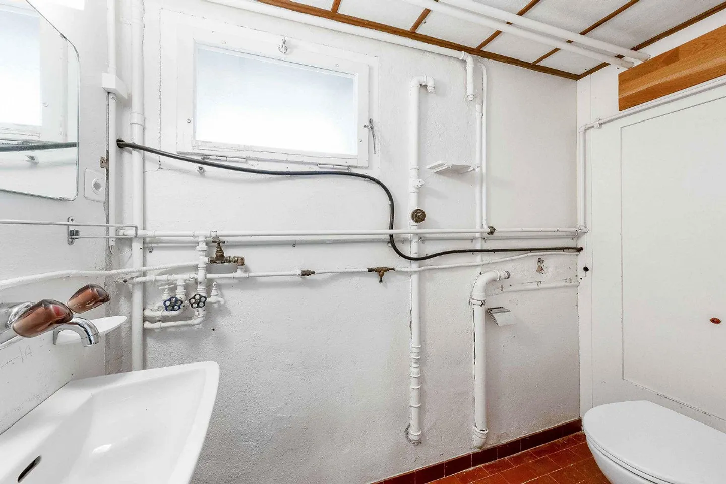 Charming single-family house with sunny balcony and beautiful view - Photo 10 of 17