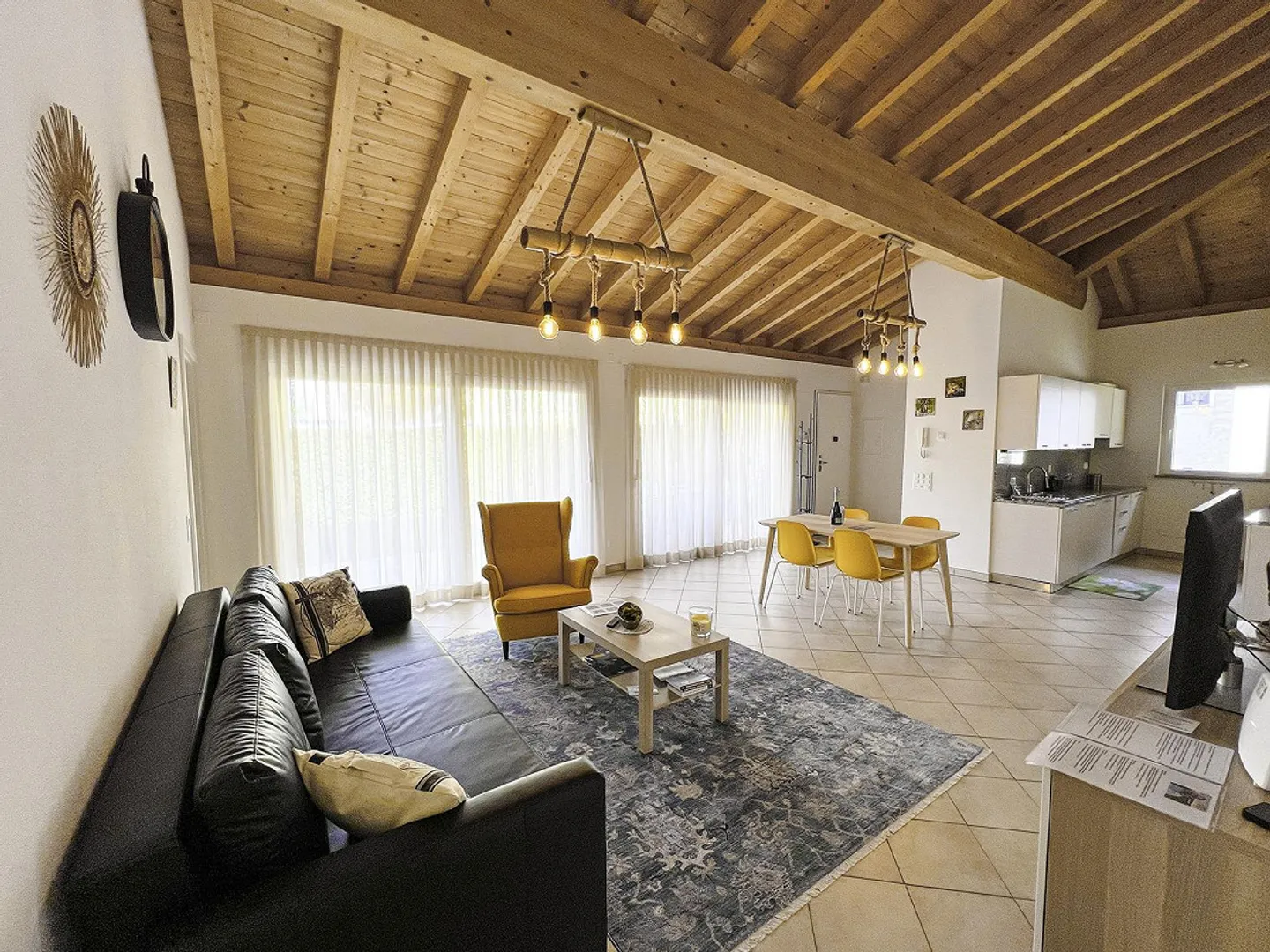 Wunderschönes Doppelhaus mit Garten und Parkplätzen - Foto 18 von 23