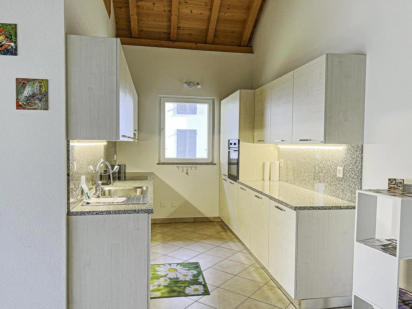 Wunderschönes Doppelhaus mit Garten und Parkplätzen - Foto 19 von 23