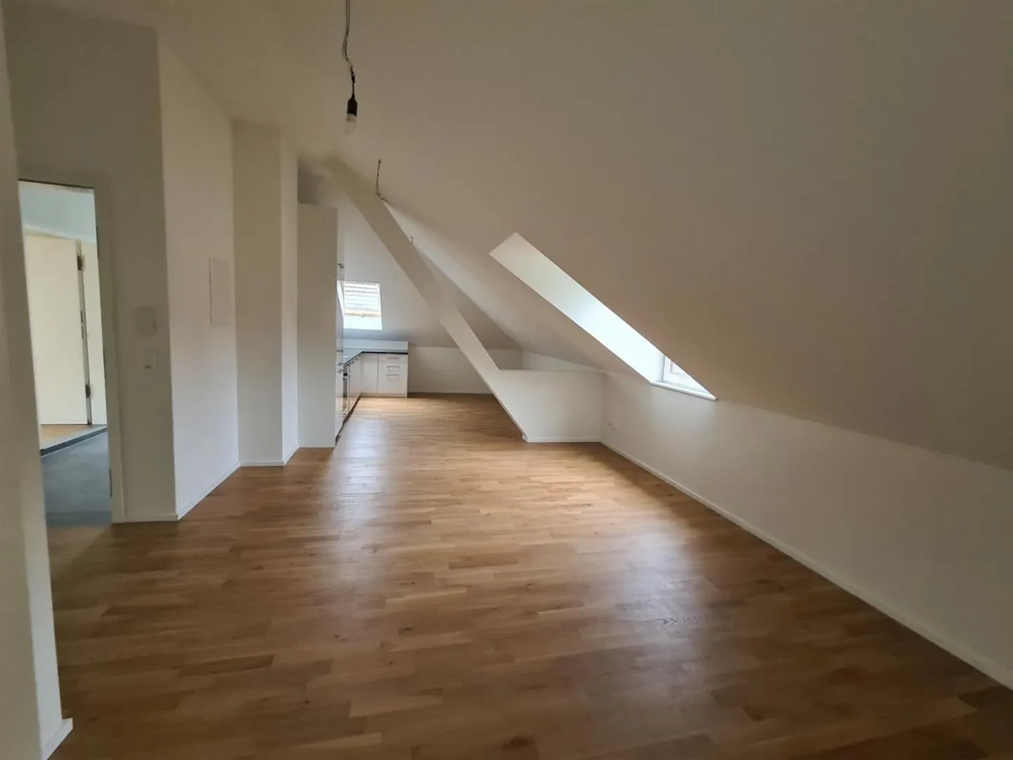 Exklusive sonnige 2-Zimmer Dachwohnung - Foto 2 von 11