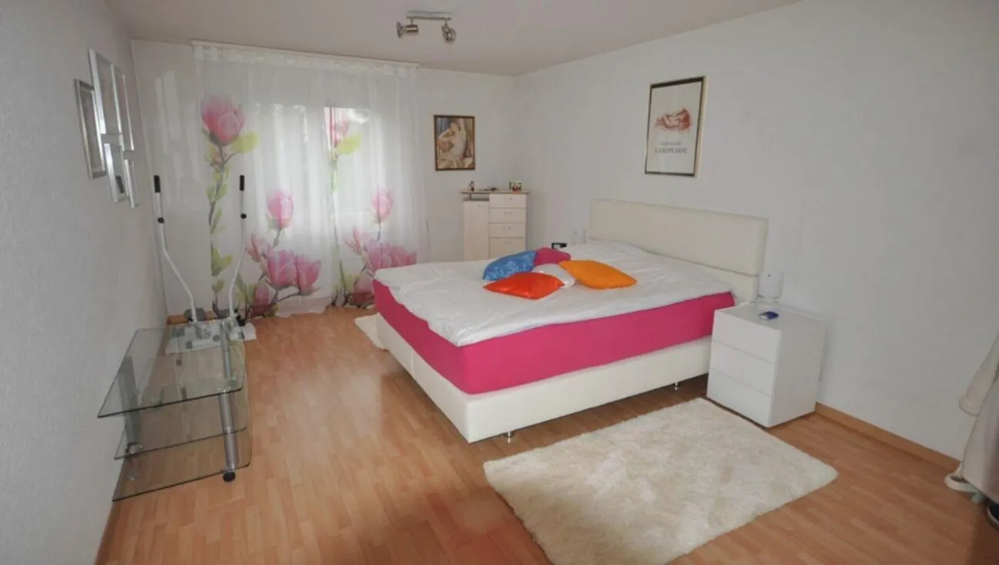Appartement spacieux de 2,5 pièces avec jardin privé - Photo 3 sur 4