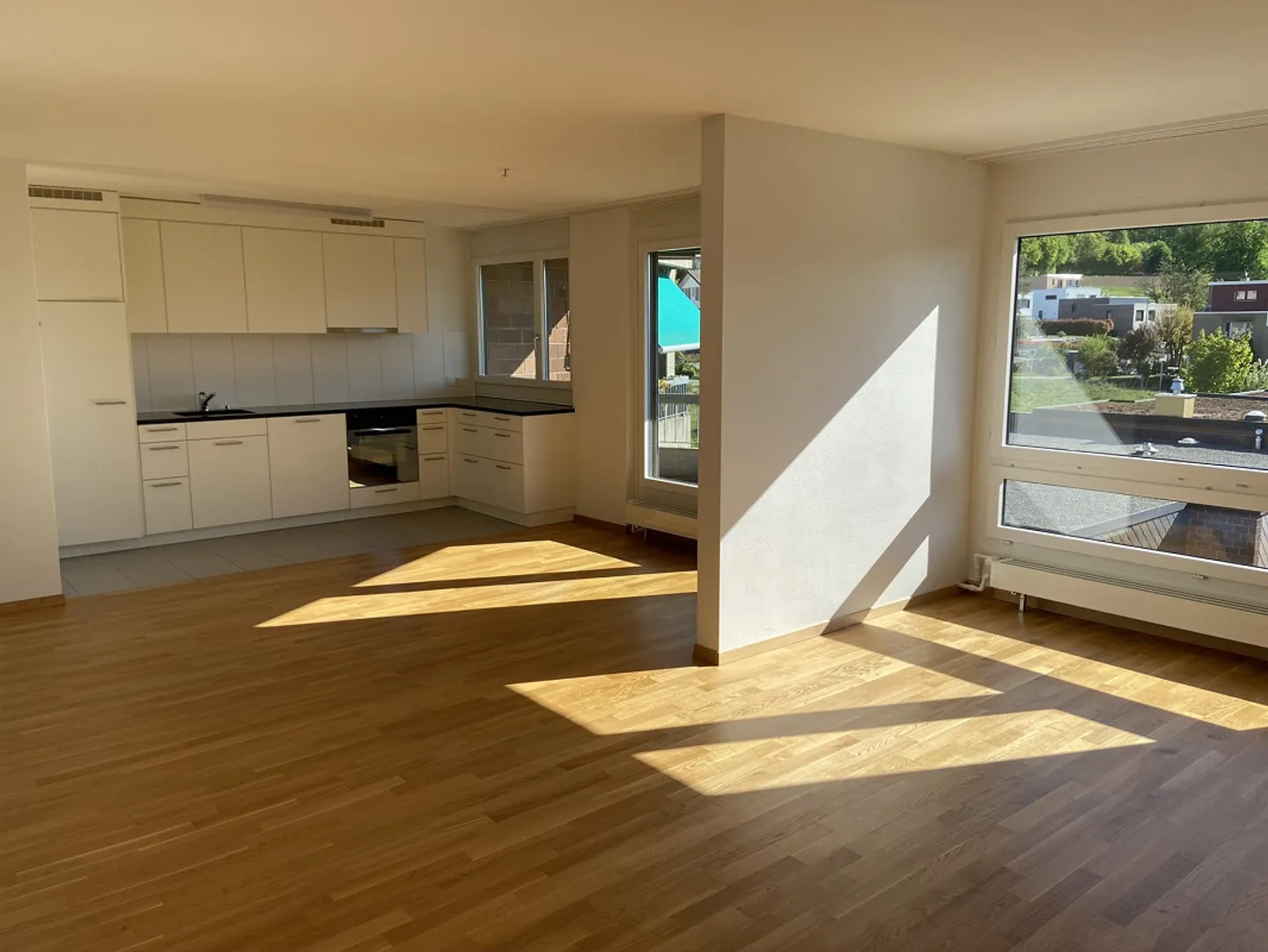 Appartamento moderno di 3,5 stanze con balcone - Foto 1 di 10