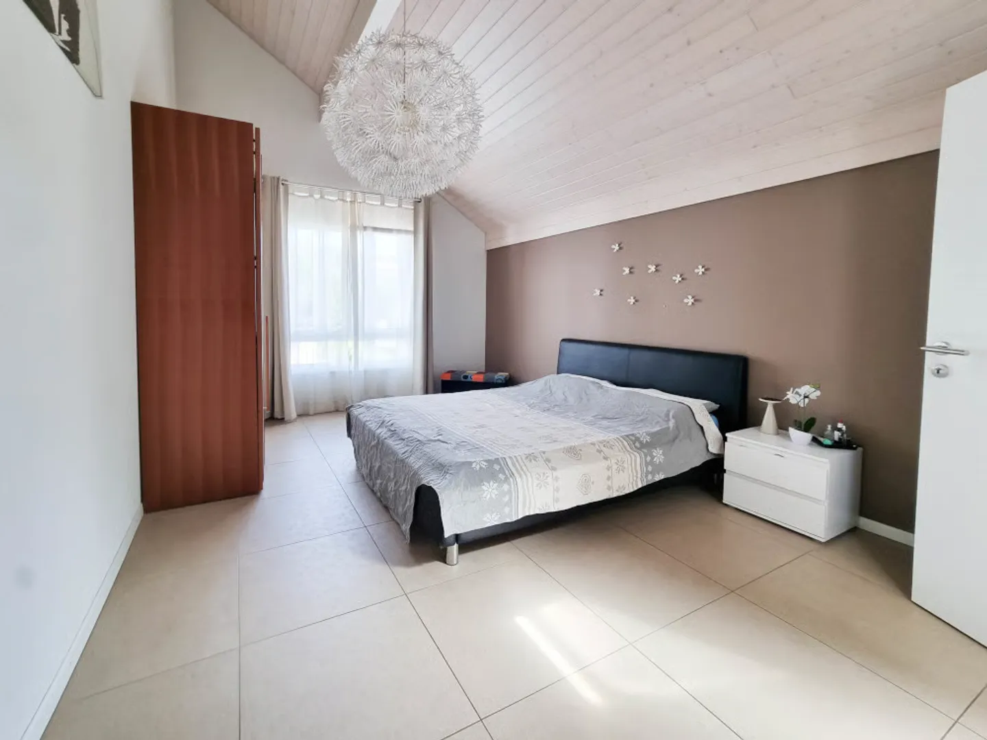Bright duplex apartment with balcony in a privileged residential setting - Photo 5 of 7