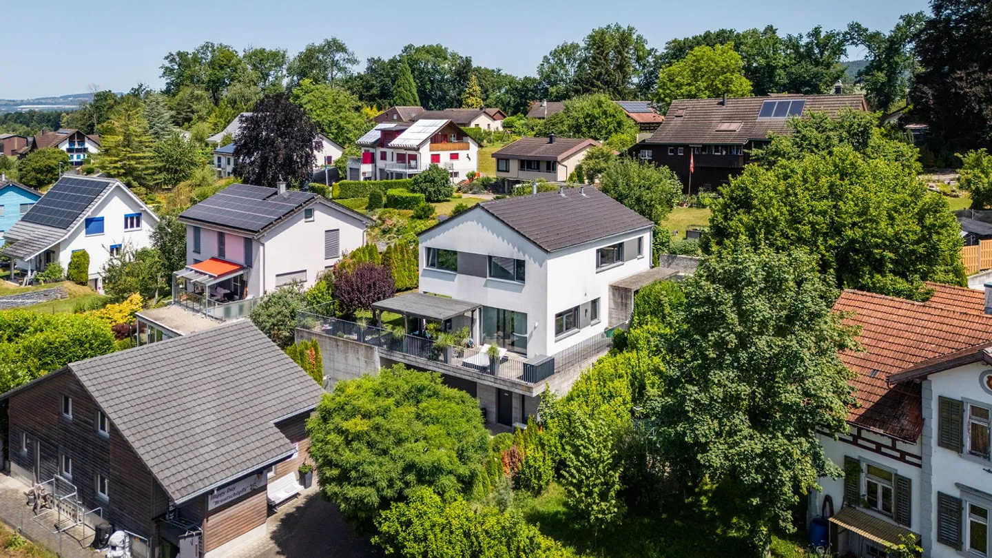 Casa unifamiliare moderna con annesso versatile - Foto 2 di 22