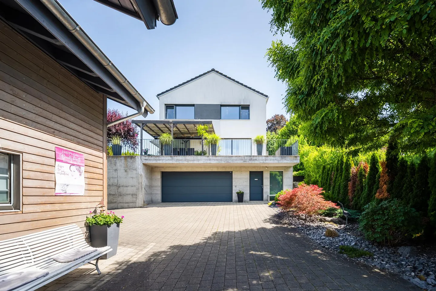 Casa unifamiliare moderna con annesso versatile - Foto 3 di 22