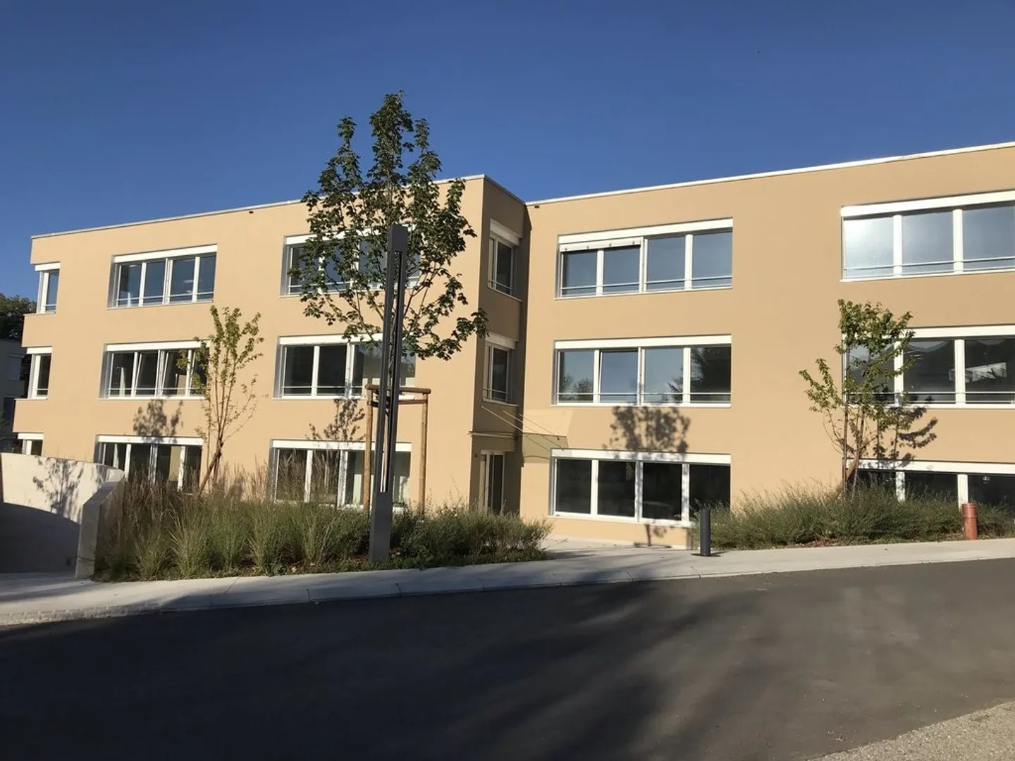 Surface de bureau de 157m2 - Photo 1 sur 6