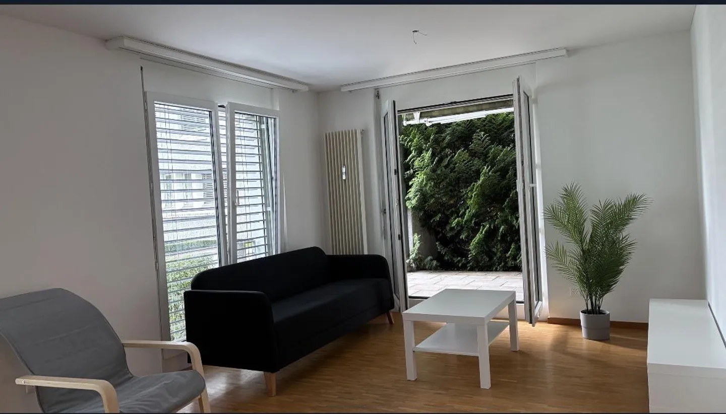 Camera WG arredata, terrazza, tranquilla, centrale - Foto 4 di 13