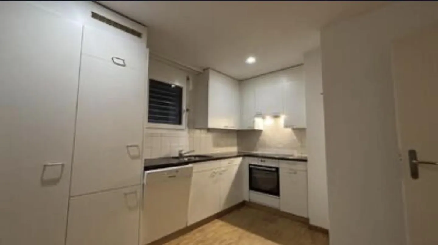 Camera WG arredata, terrazza, tranquilla, centrale - Foto 5 di 13