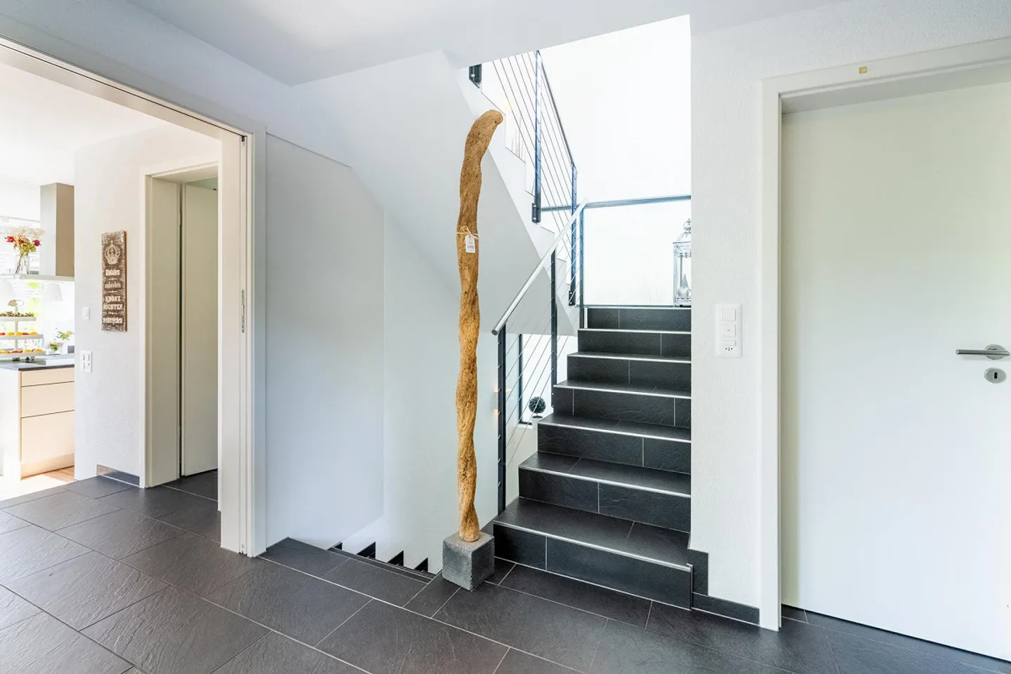Casa unifamiliare moderna con annesso versatile - Foto 9 di 22