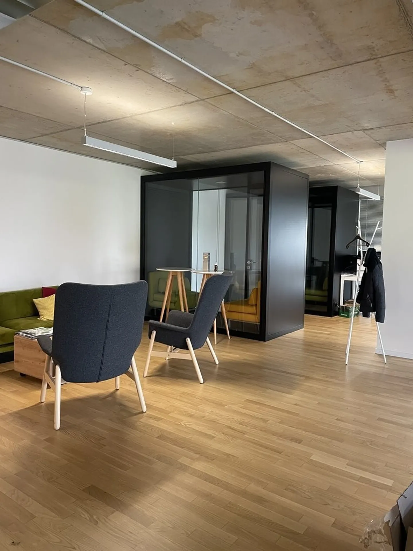 Surface de bureau de 157m2 - Photo 2 sur 6