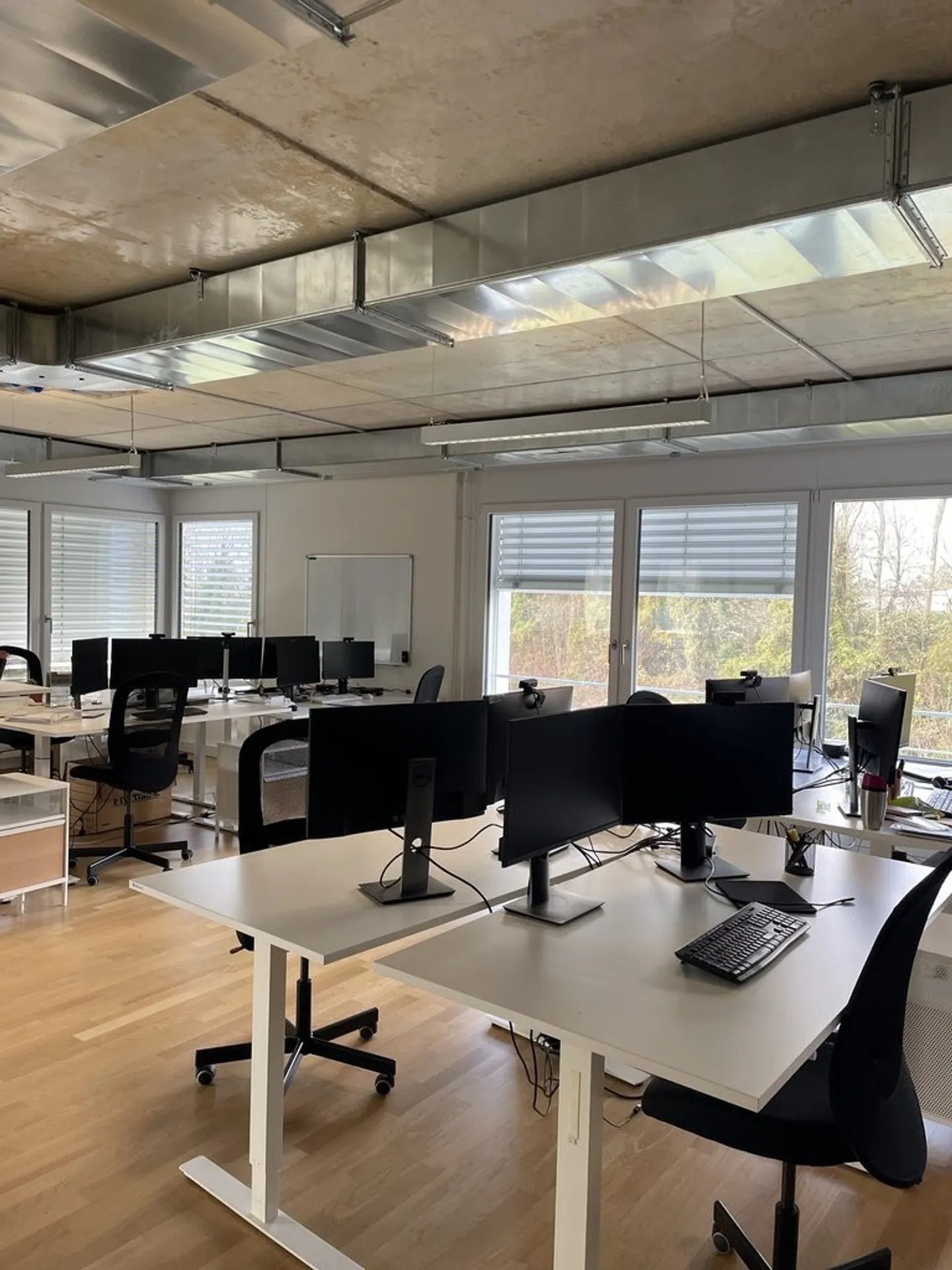 Surface de bureau de 157m2 - Photo 3 sur 6