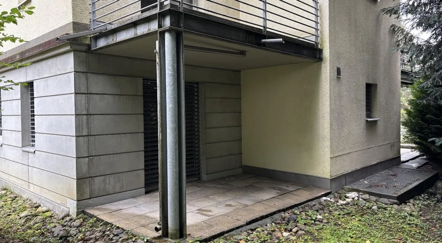 Camera WG arredata, terrazza, tranquilla, centrale - Foto 3 di 13