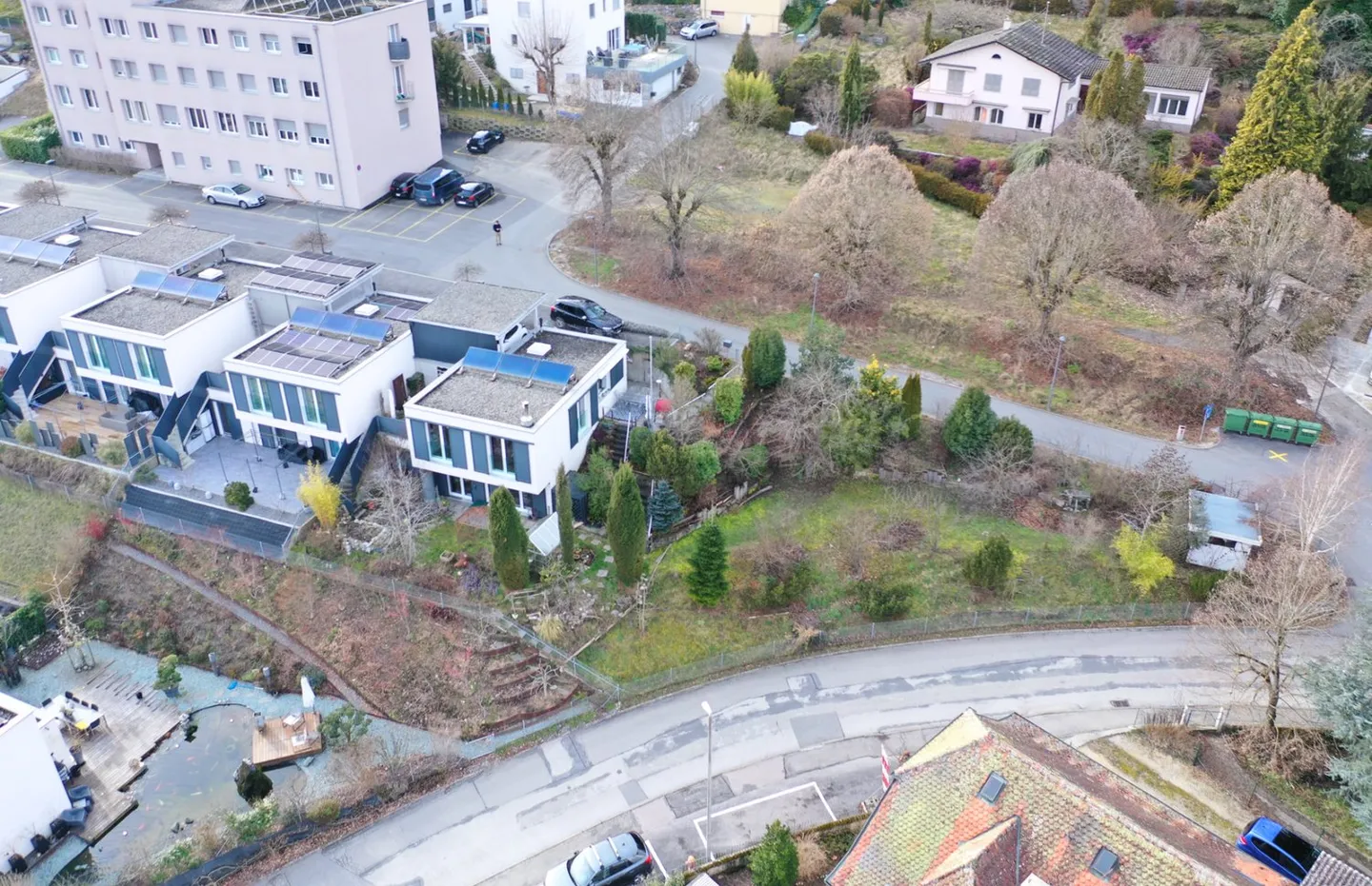 Maison mitoyenne avec viager, occupée pendant 5 ans, et terrain à bâtir - Photo 1 sur 9