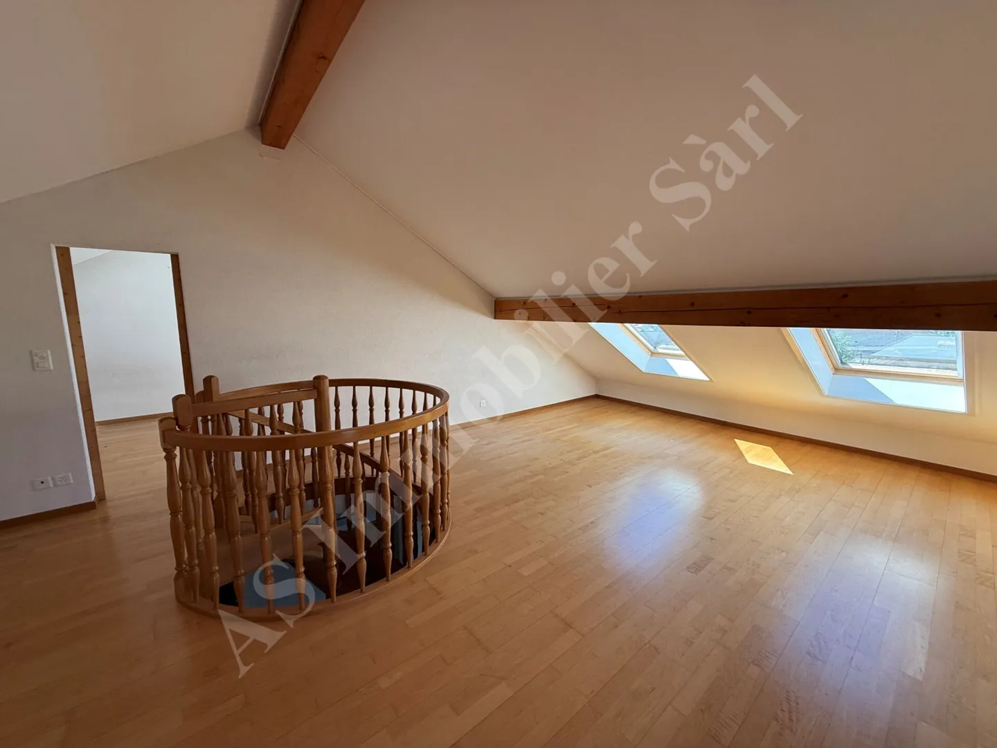 Spazioso appartamento di 3,5 locali con terrazza e soffitta - Foto 10 di 11