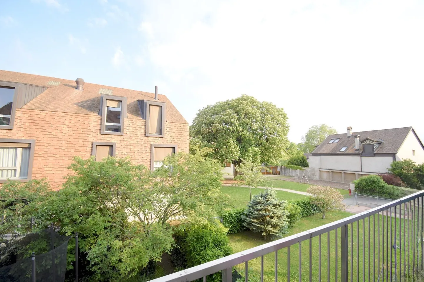 Triplex familial charmant au cœur de Lavigny - 140 m² sur trois niveaux - Photo 1 sur 10