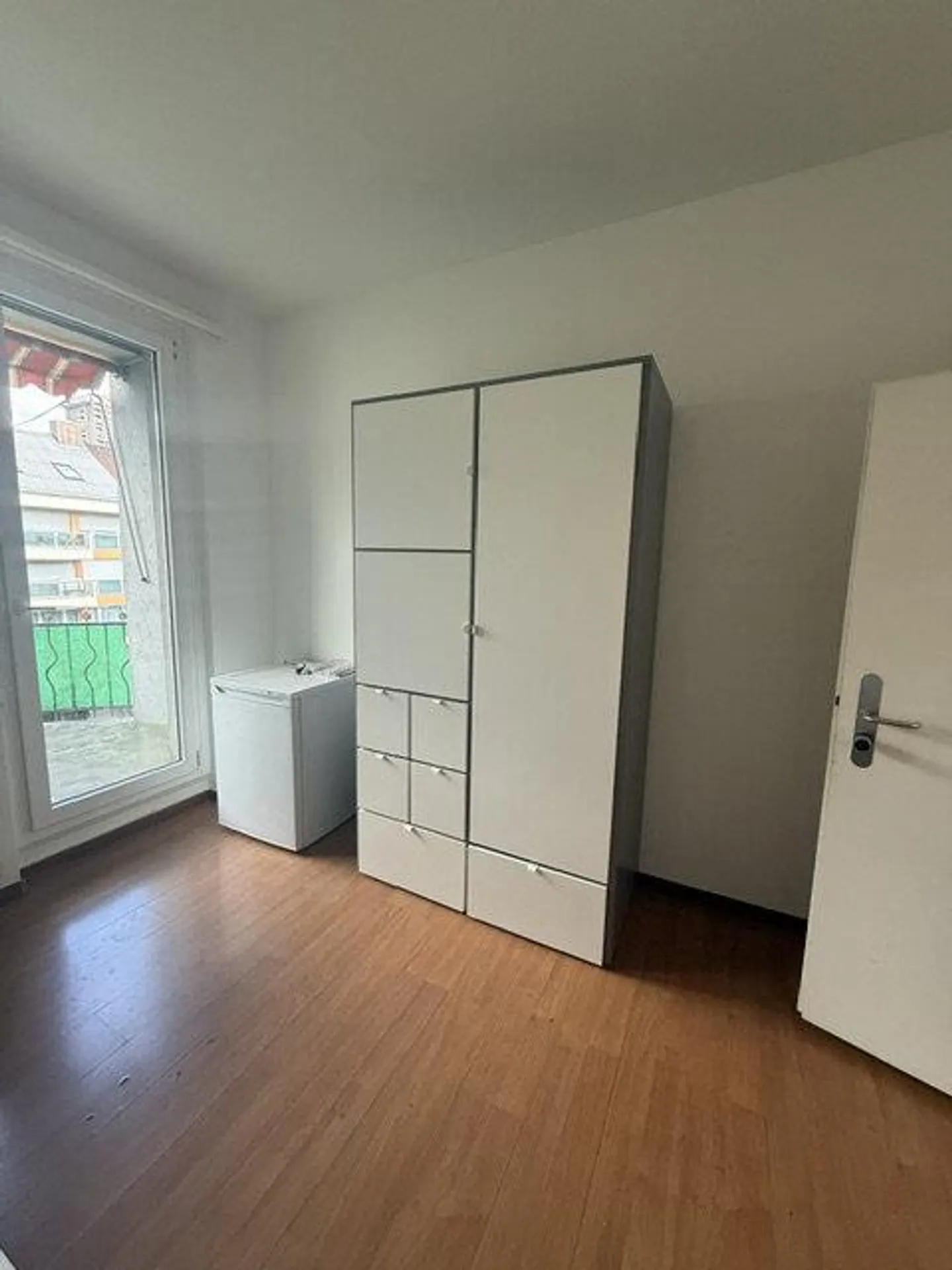 Möbliertes Zimmer mit Balkon in Zürich zu vermieten - Foto 2 di 5