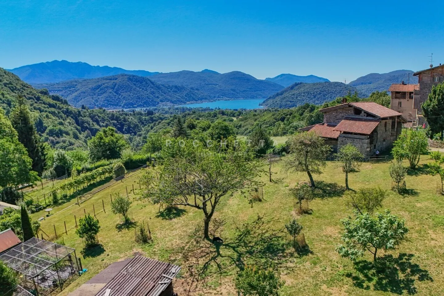 Single house for sale - Photo 1 of 15
