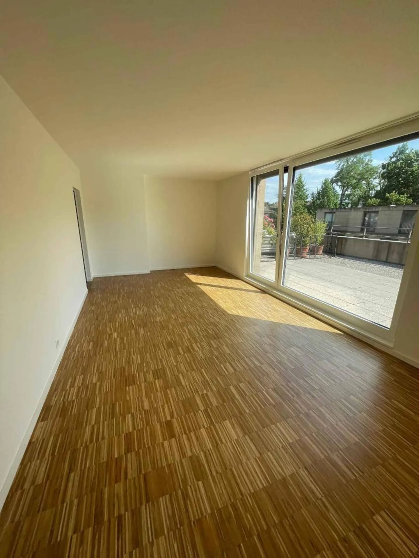 Helles Büro in Corsier - Foto 3 von 6