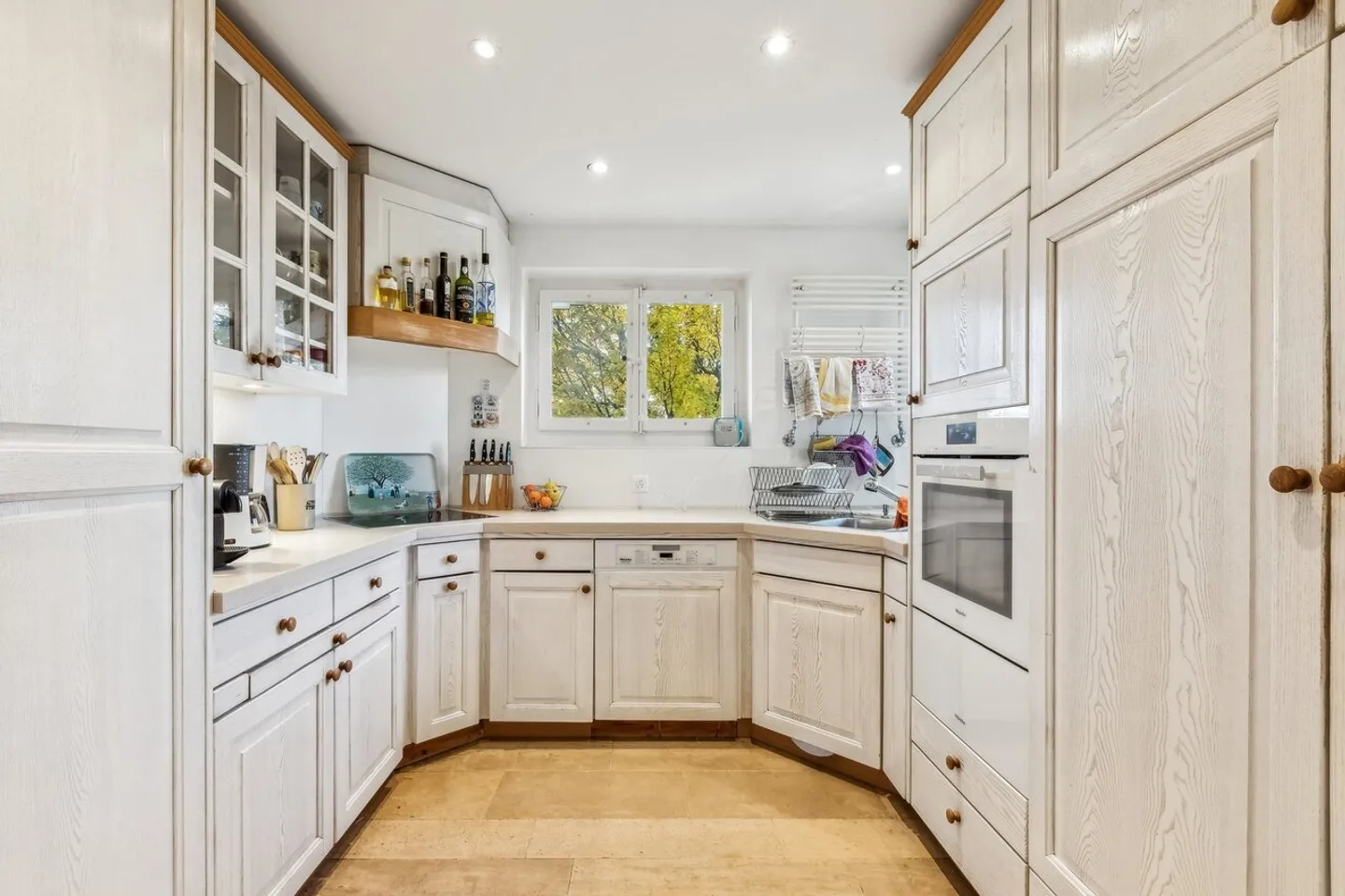 Magnifique villa de 6.5 pièces avec vue sur le lac de Morat - Photo 4 sur 10