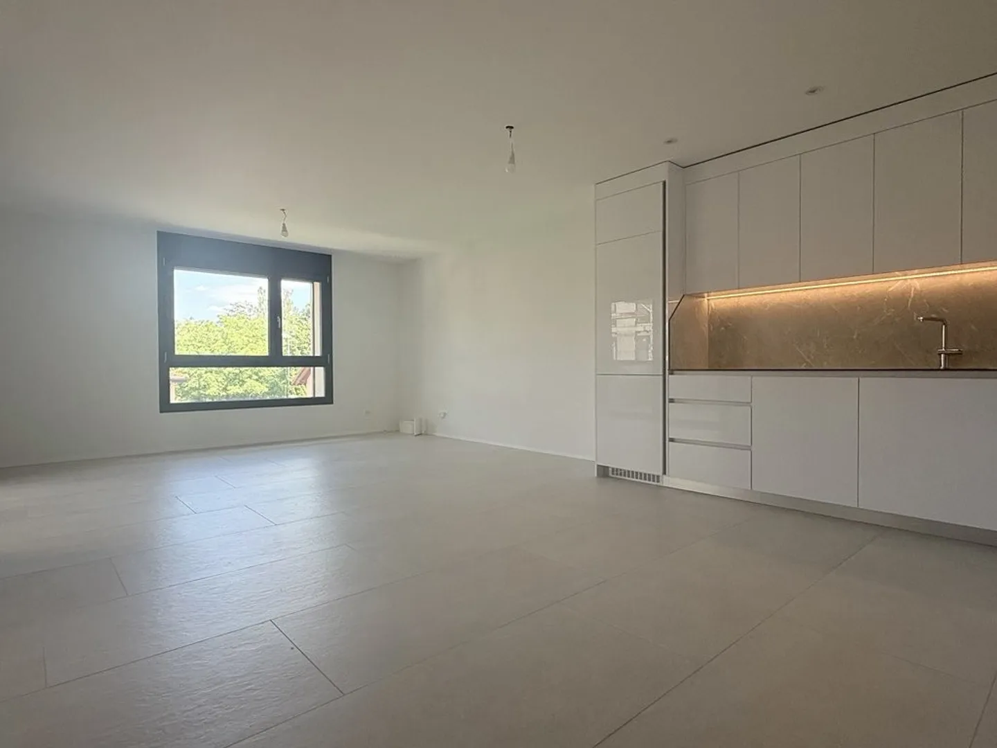 Modernes und Helles Apartment - Foto 2 von 7