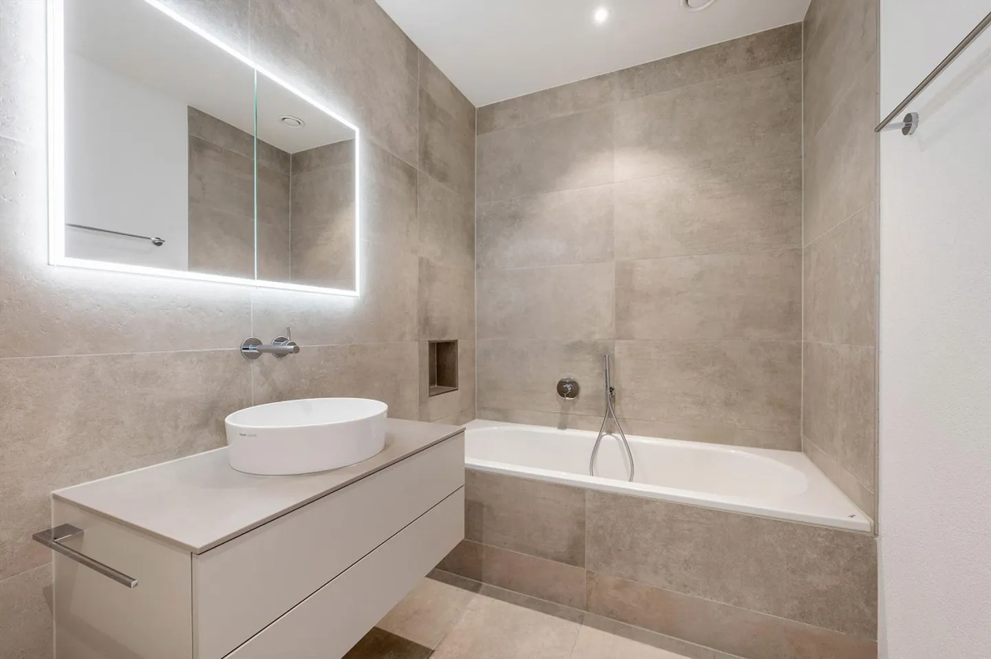 Living with attractive interior design - Photo 5 of 8
