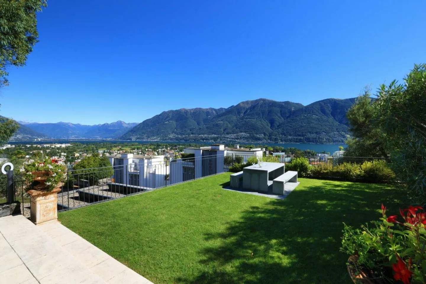 Villa in vendita - Foto 2 di 4