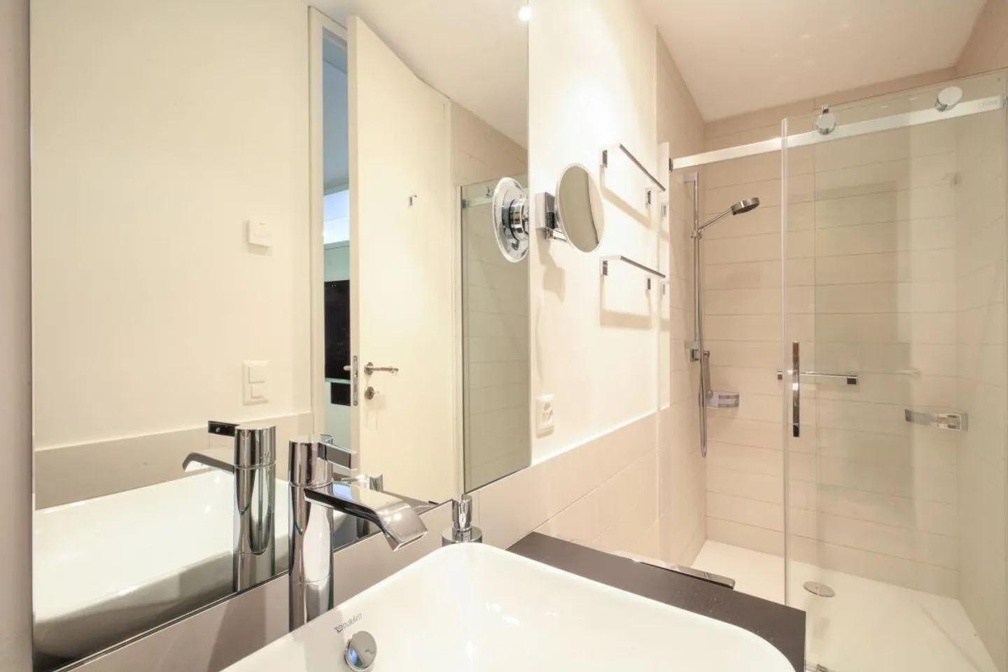 Appartement haut de gamme surplombant le lac Majeur - Photo 16 sur 24