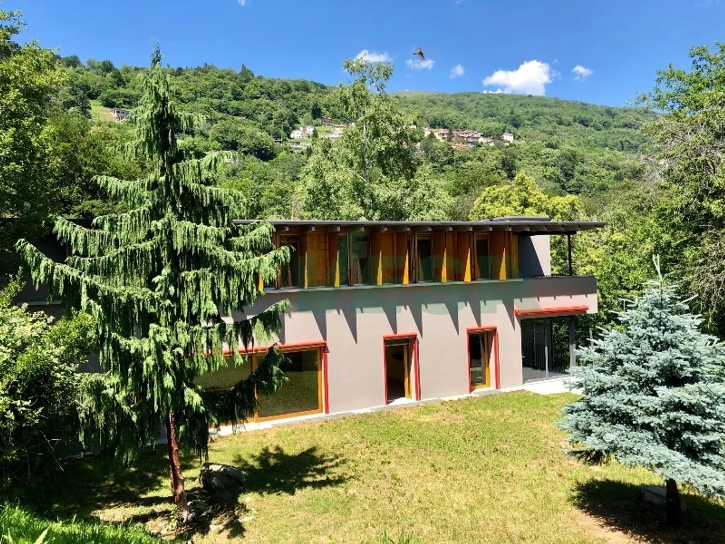 Komfortable und geräumige moderne Villa in idyllischer Lage - Foto 1 von 11