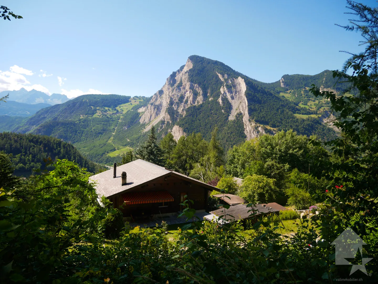 Magnificent property, 15 minutes from Châble, quiet, with breathtaking views - Photo 47 of 50