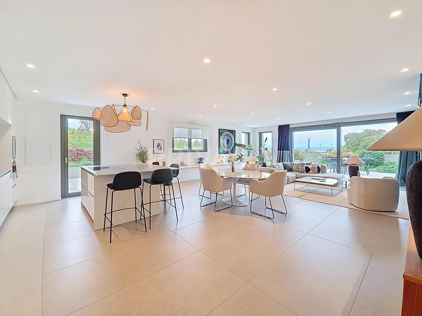 Appartement avec terrasse de 130 m2 au sein d'une résidence contemporaine haut d - Photo 2 sur 13
