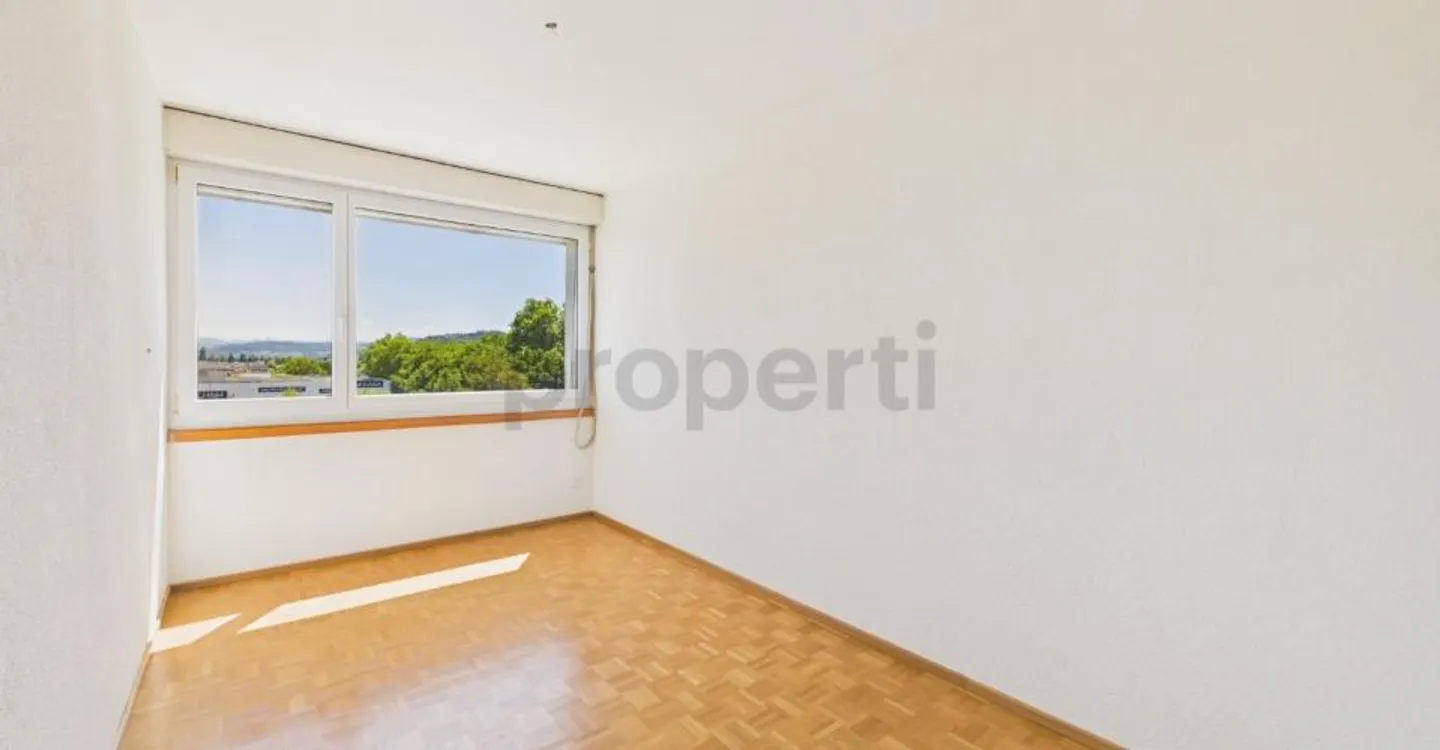 Renovated Apartment with Balcony - Photo 8 of 12