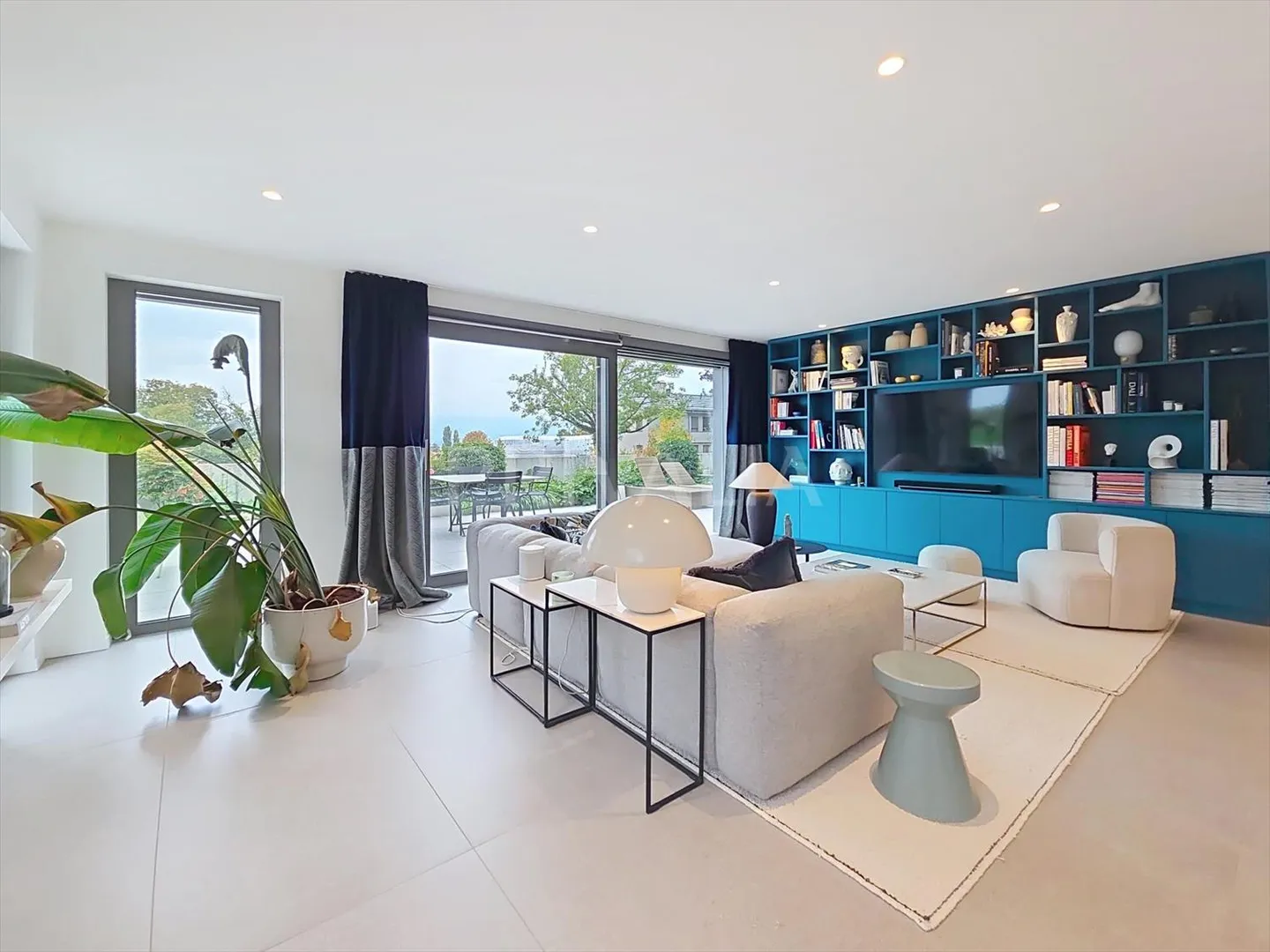 Appartement avec terrasse de 130 m2 au sein d'une résidence contemporaine haut d - Photo 3 sur 13