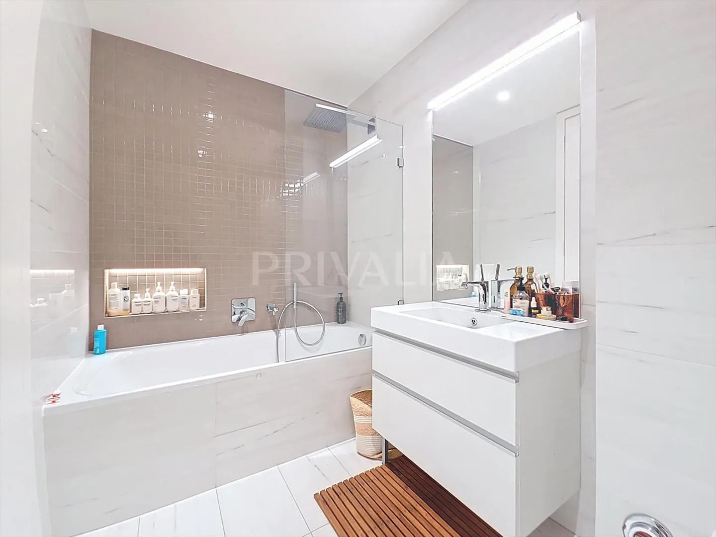Appartement avec terrasse de 130 m2 au sein d'une résidence contemporaine haut d - Photo 7 sur 13