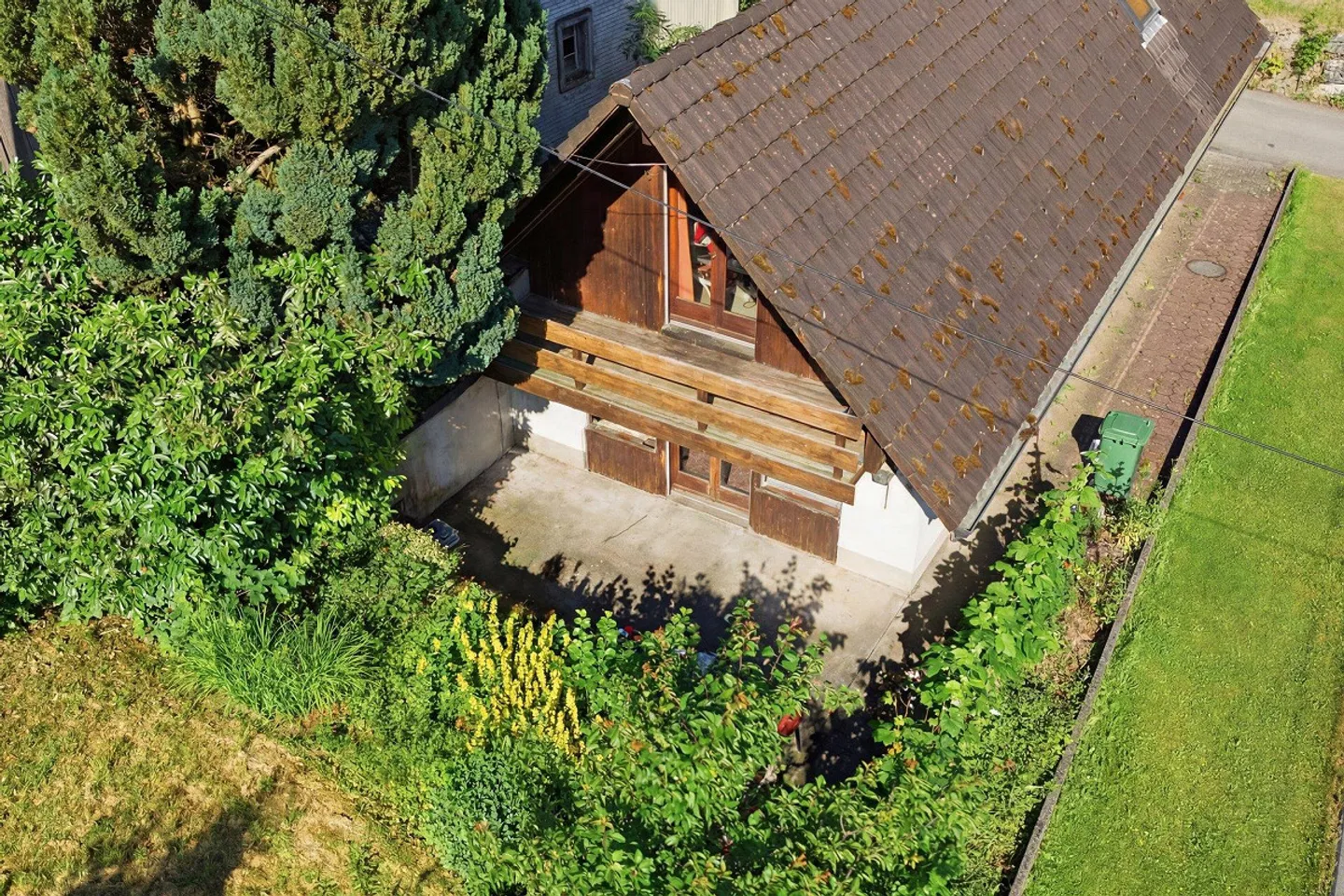Old building with charm and potential - Photo 10 of 11