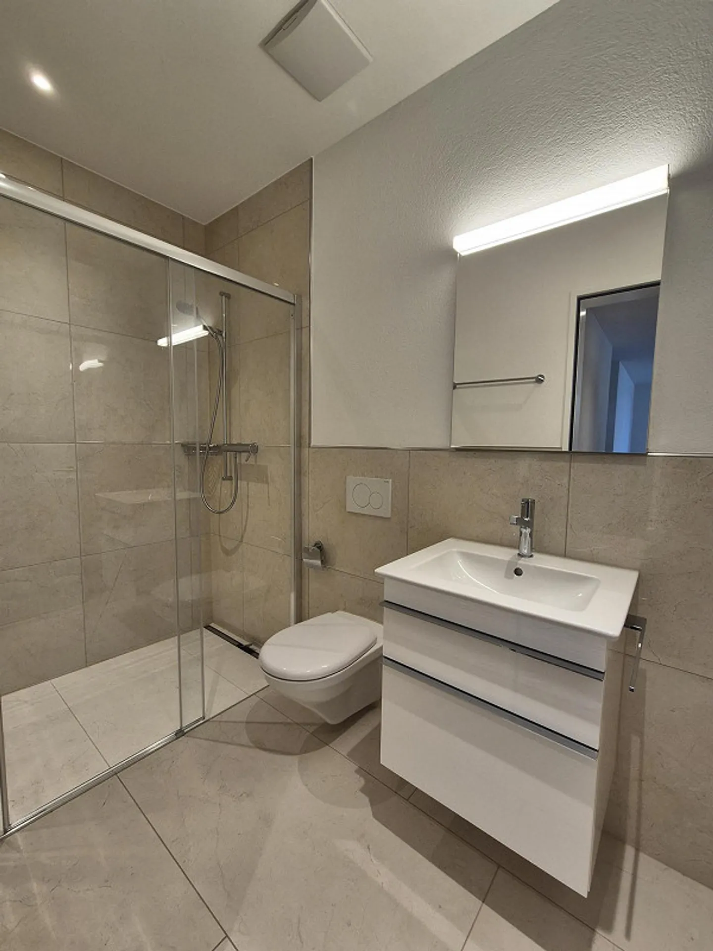Geräumige Erdgeschosswohnung - Foto 3 von 5