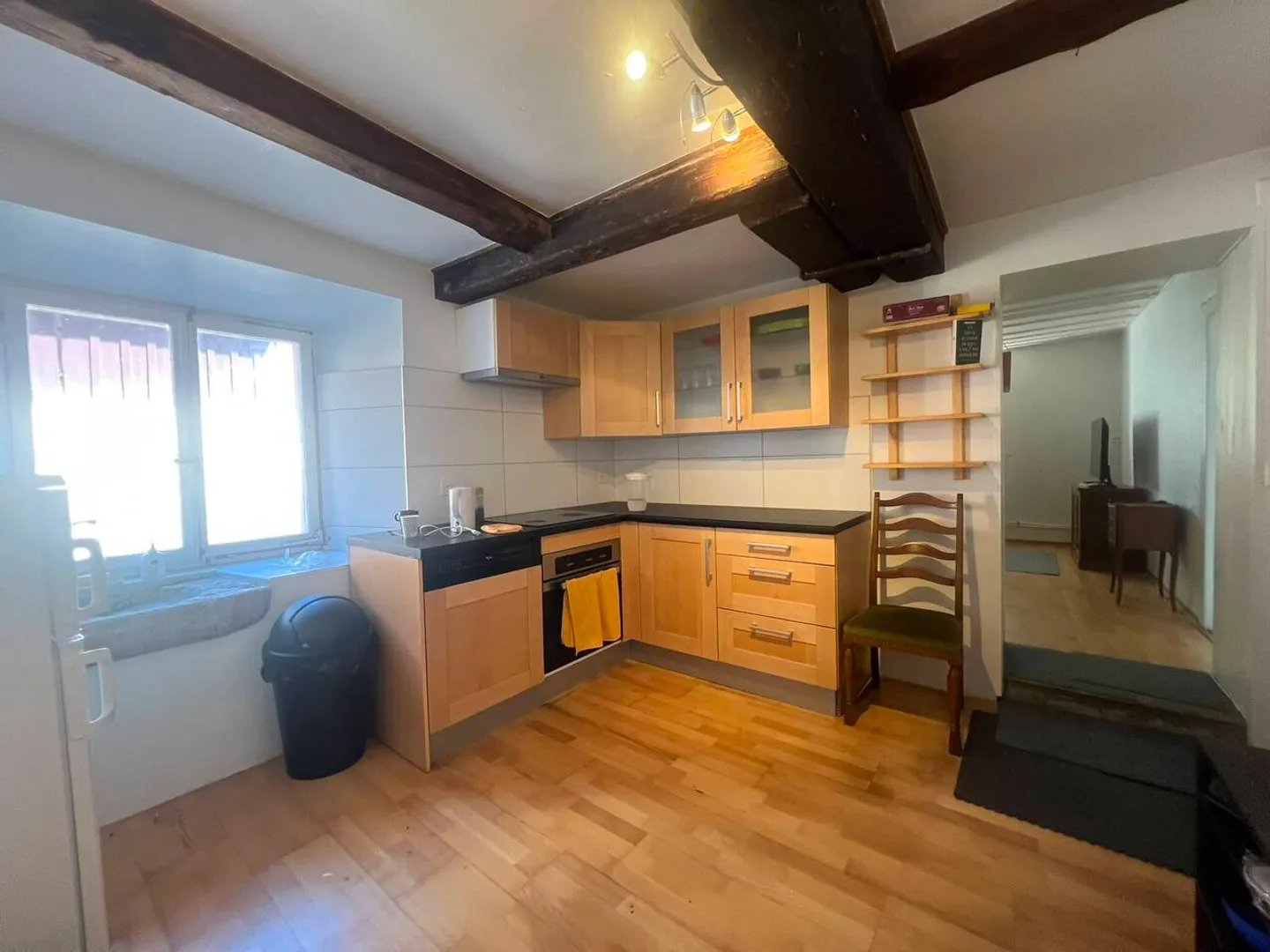 Fully renovated 2.5 room apartment - Photo 2 of 7