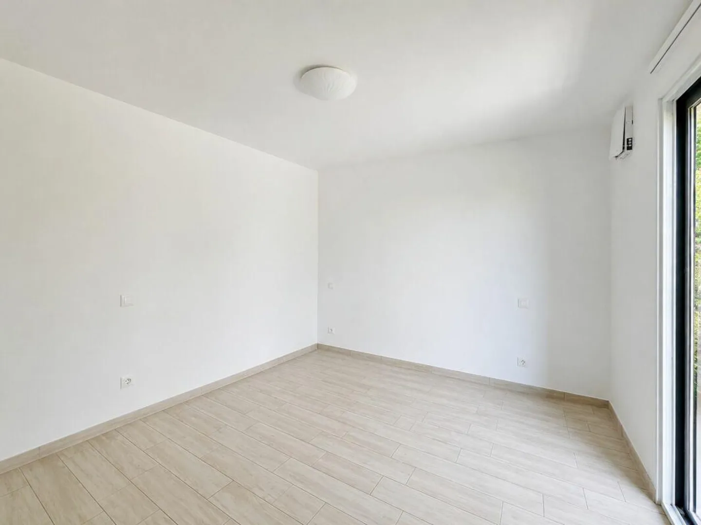 Helles 3,5-Zimmer-Apartment, oberste Etage mit offener Aussicht - Foto 10 von 16