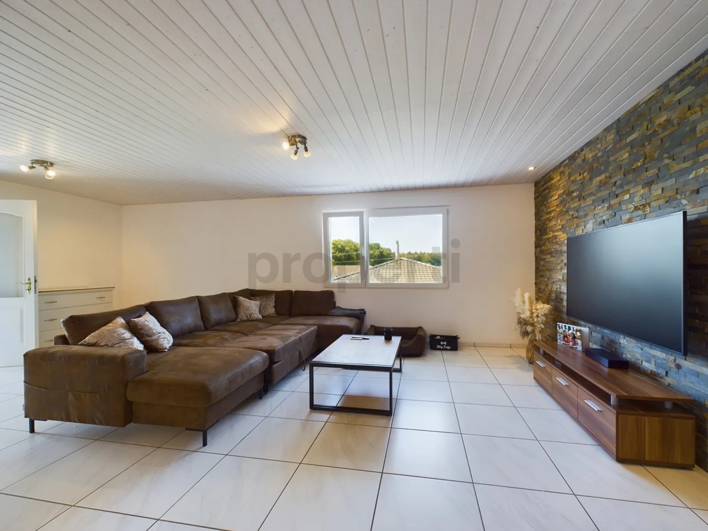 Moderne 5.5-Zimmer-Wohnung in Kemmental - Foto 1 von 10