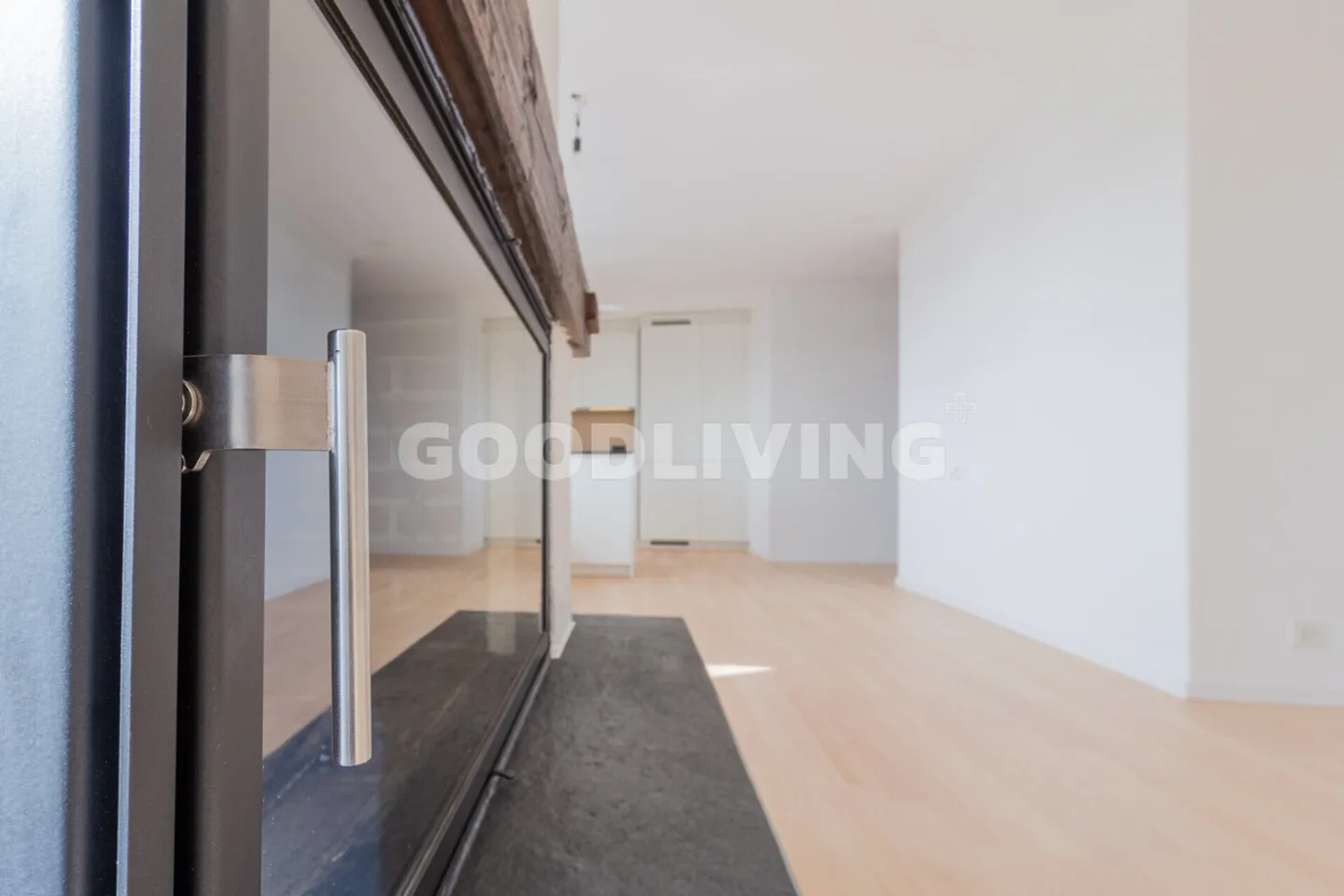 Freshly renovated penthouse apartment with panorama - Photo 7 of 7